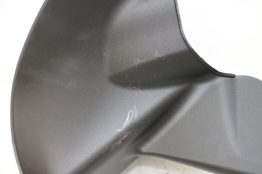 photo de FRONT UNDERTRAY PIAGGIO MP3 HPE 300 (2019 - 2026) - Fixing points details