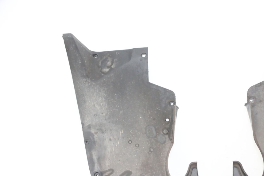 photo de FRONT WHEEL AXLE PIAGGIO MP3 LT 400 (2007 - 2012) - Distinctive features