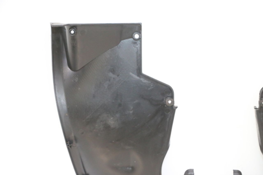 photo de FRONT WHEEL AXLE PIAGGIO MP3 LT 400 (2007 - 2012) - Fixing points details