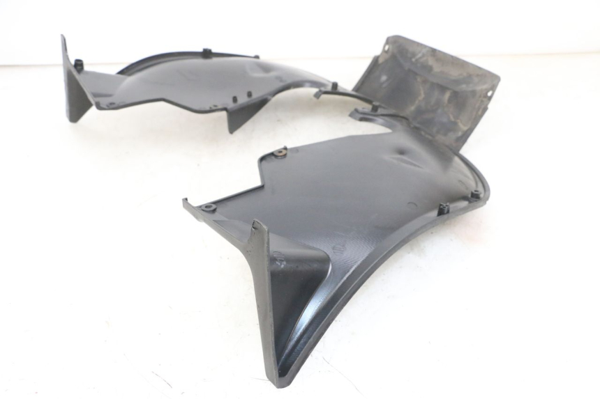 photo de FRONT UNDERTRAY PIAGGIO MP3 500 (2016 - 2018) - Zoom on usage condition