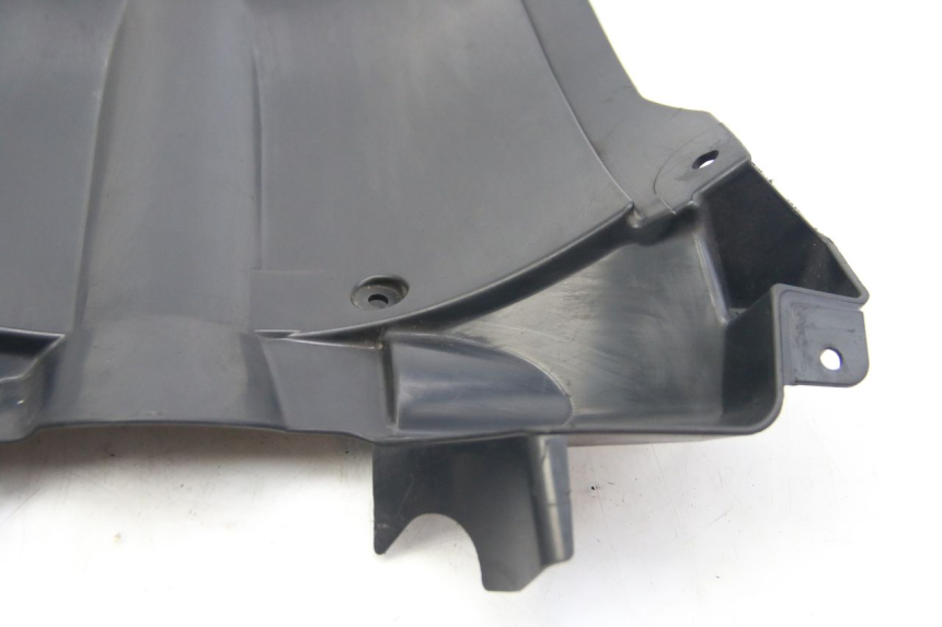 photo de FRONT WHEEL AXLE SUZUKI SIXTEEN 125 (2008 - 2010) - Distinctive features