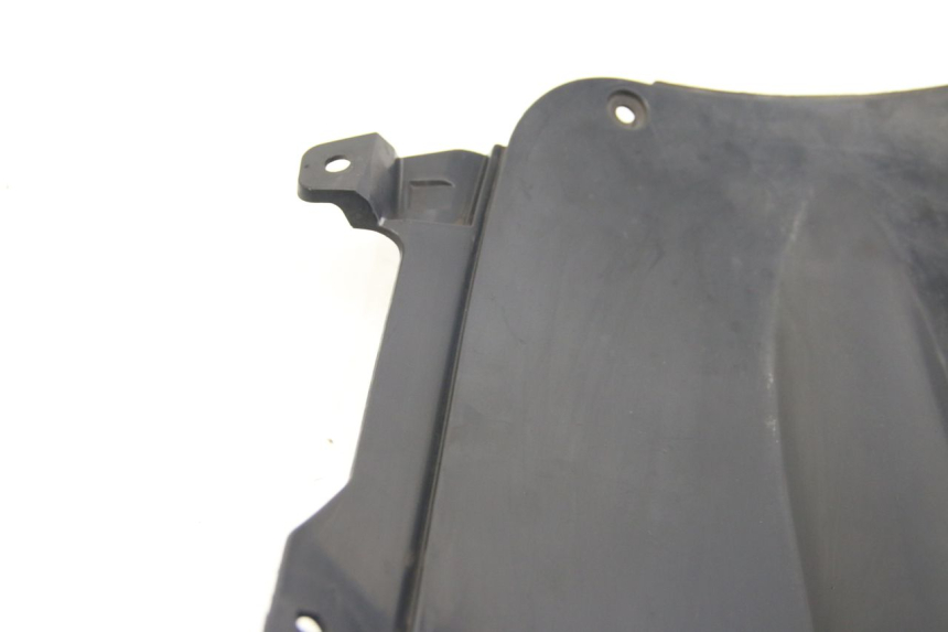 photo de FRONT WHEEL AXLE SUZUKI SIXTEEN 125 (2008 - 2010) - Markings and original references