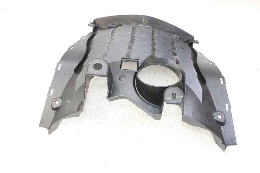 photo de FRONT UNDERTRAY YAMAHA XMAX X-MAX 125 (2021 - 2025) - Zoom on usage condition