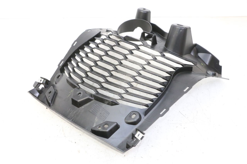 photo de FRONT UNDERTRAY YAMAHA XMAX X-MAX 125 (2021 - 2025) - Alternative perspective