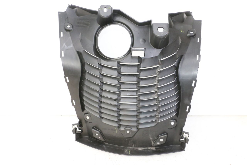 photo de FRONT UNDERTRAY YAMAHA XMAX X-MAX 125 (2021 - 2025) - Technical close-up