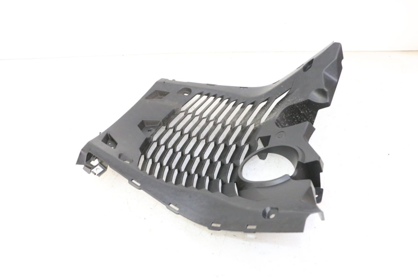 photo de FRONT UNDERTRAY YAMAHA XMAX X-MAX 125 (2021 - 2025) - Product overview