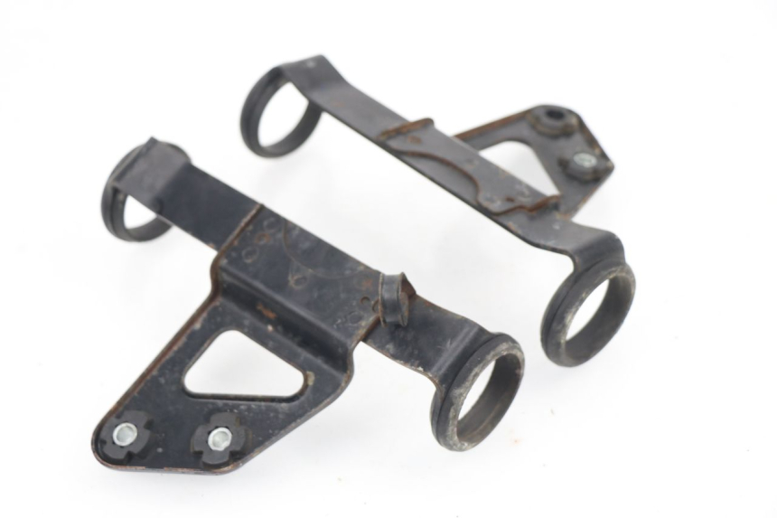 photo de HEADLIGHT BRACKET SUZUKI DR DJEBEL 600 (1985 - 1990) - Product overview