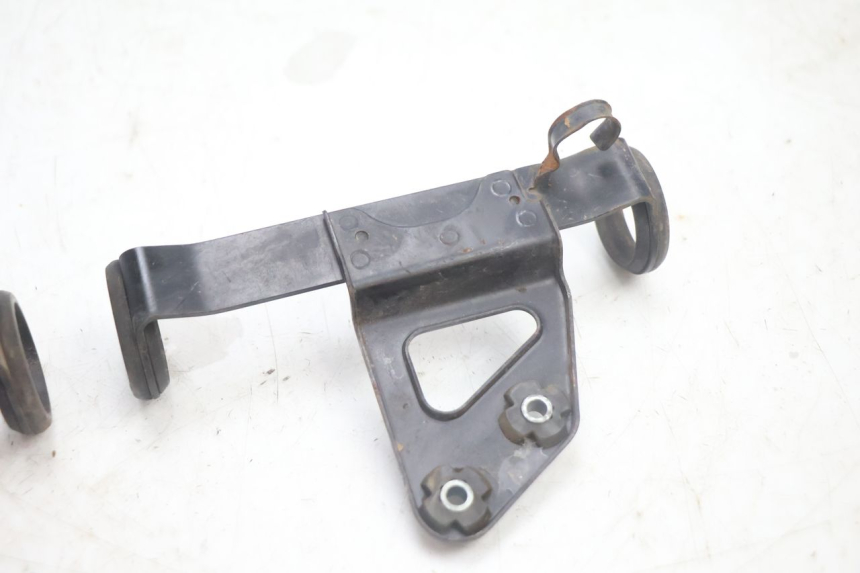 photo de HEADLIGHT BRACKET SUZUKI DR S 600 (1985 - 1989) - Product overview