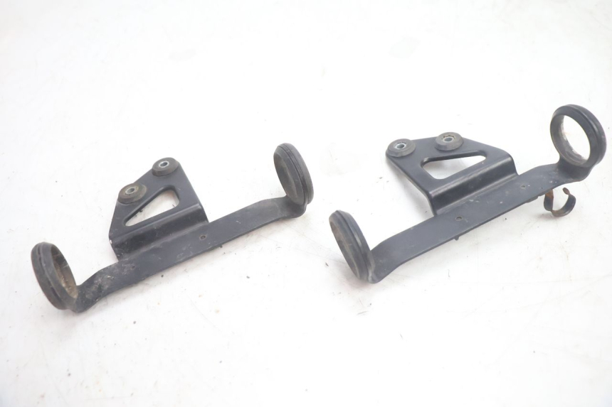 photo de HEADLIGHT BRACKET SUZUKI DR S 600 (1985 - 1989) - Surface and material condition