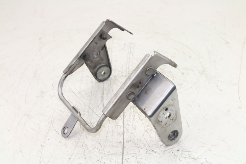 photo de HEADLIGHT BRACKET KAWASAKI ZEPHYR 550 (1991 - 1998) - Component detail