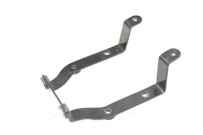 photo de HEADLIGHT BRACKET KIDEN KD125-G 125 (2018 - 2022) - Zoom on usage condition