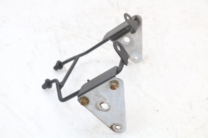 photo de HEADLIGHT BRACKET ASTOR ORCAL 125 (2015 - 2017) - Zoom on usage condition