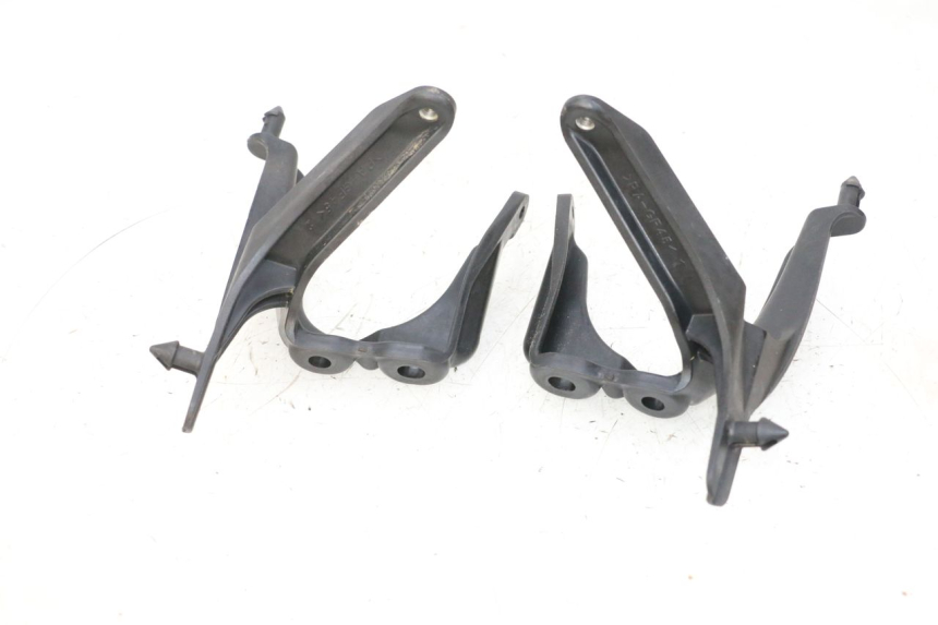 photo de HEADLIGHT BRACKET YAMAHA YFM R RAPTOR 250 (2008 - 2014) - Alternative perspective