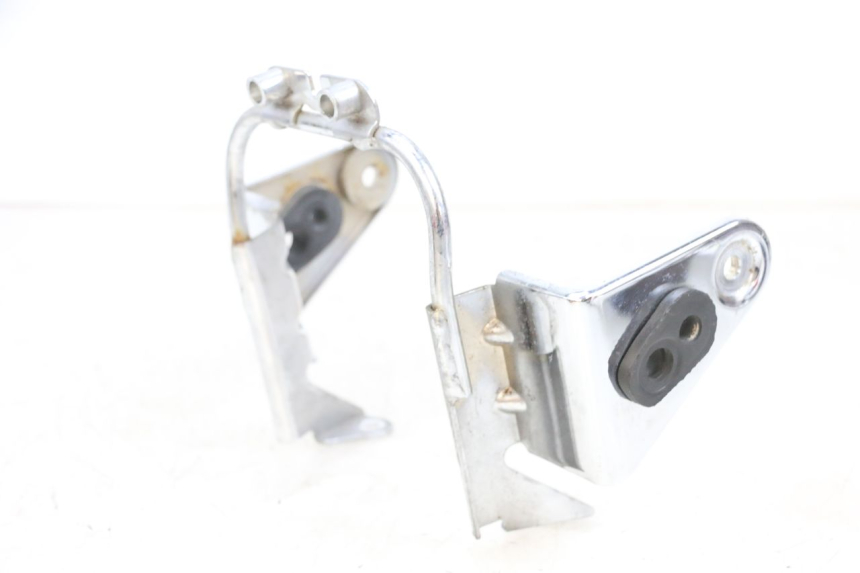 photo de HEADLIGHT BRACKET KAWASAKI ZR 7 750 (1999 - 2004) - Component detail