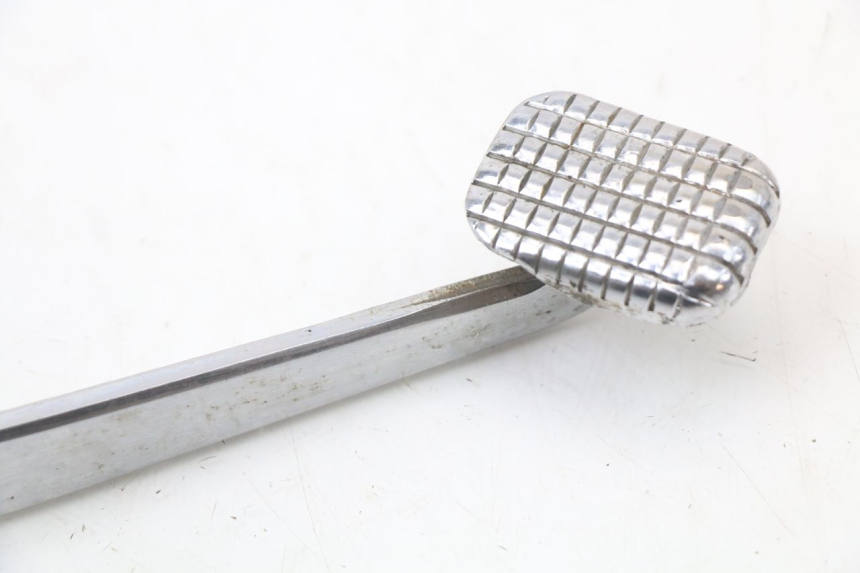 photo de BRAKE PEDAL SUZUKI GZ MARAUDER 125 (1998 - 2004) - Zoom on usage condition