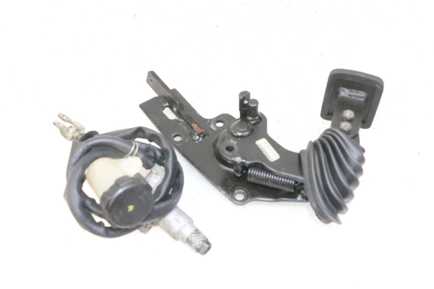 photo de BRAKE PEDAL PIAGGIO IE MP3 YOURBAN 300 (2011 - 2016) - Component detail