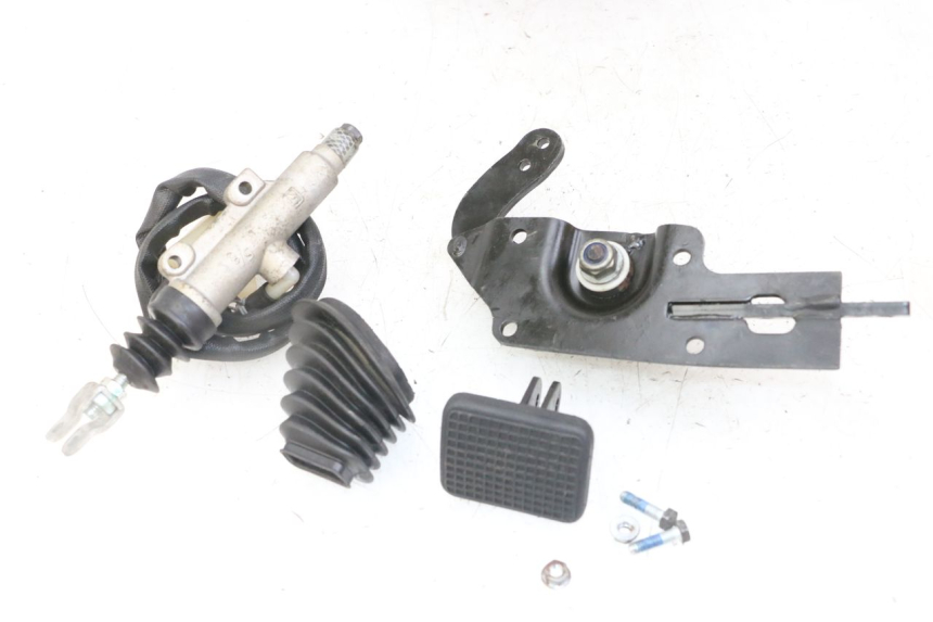 photo de BRAKE PEDAL PIAGGIO IE MP3 YOURBAN 300 (2011 - 2016) - Alternative perspective