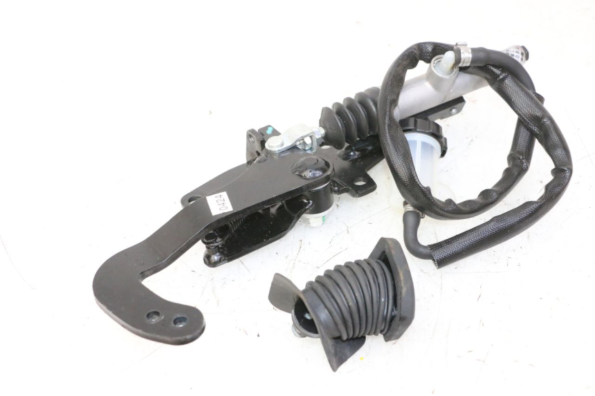 photo de BRAKE PEDAL PIAGGIO MP3 HPE 310 (2024 - 2025) - Fixing points details