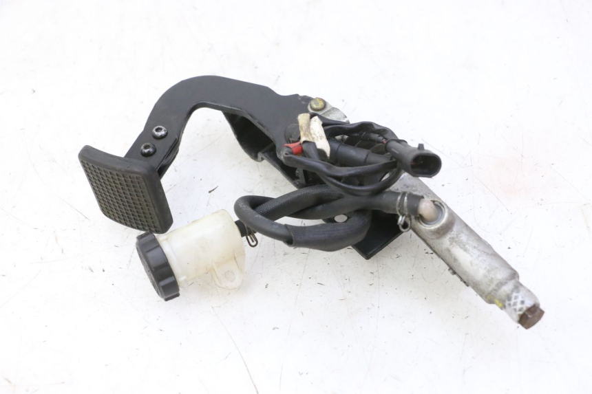 photo de BRAKE PEDAL PIAGGIO MP3 RL 250 (2006 - 2010) - Technical close-up