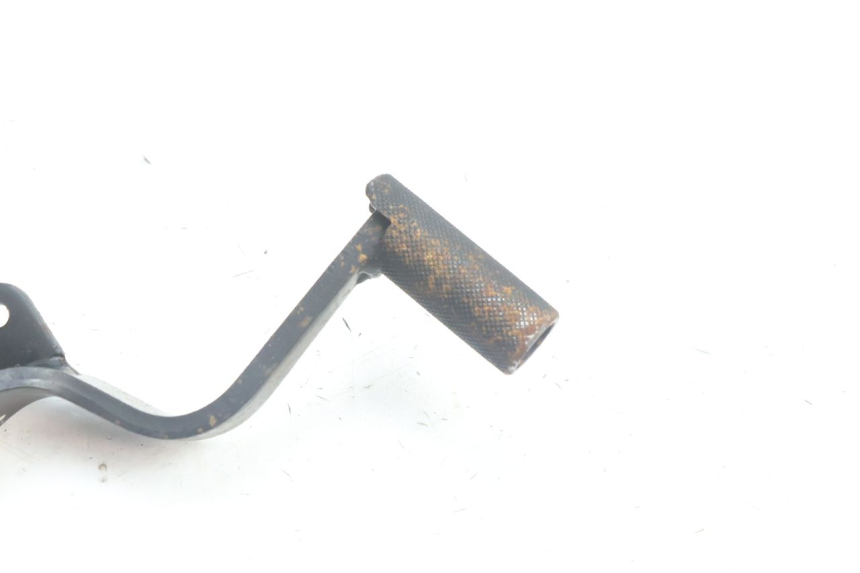 photo de BRAKE PEDAL DAELIM VJ ROADWIN 125 (2004 - 2007) - Zoom on usage condition