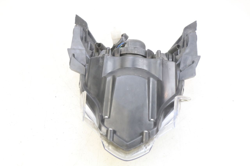 photo de HEADLIGHT KYMCO AGILITY 16+ 4T 50 (2018 - 2023) - Technical close-up