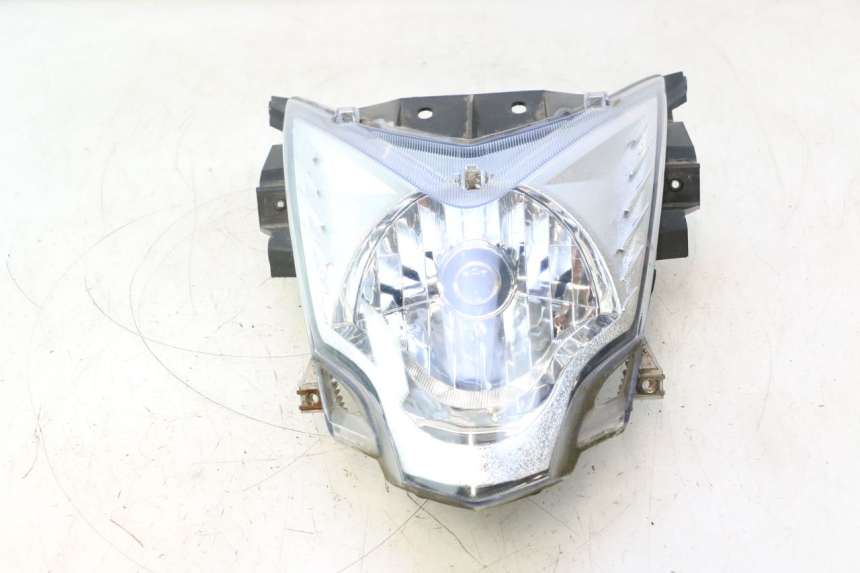 photo de HEADLIGHT KYMCO AGILITY 16+ 4T 50 (2018 - 2023) - Zoom on usage condition