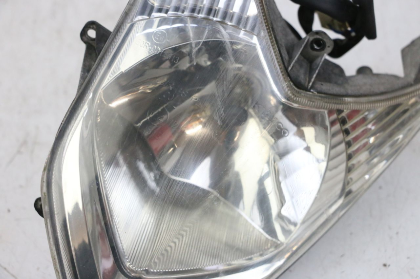 photo de HEADLIGHT KYMCO AGILITY CITY 4T 50 (2008 - 2016) - Fixing points details