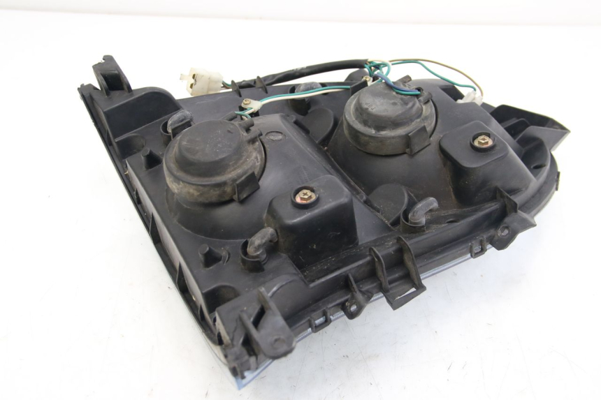 photo de FRONT HEADLIGHT ECCITY ARTELEC 670 1 (2013 - 2017) - Surface and material condition