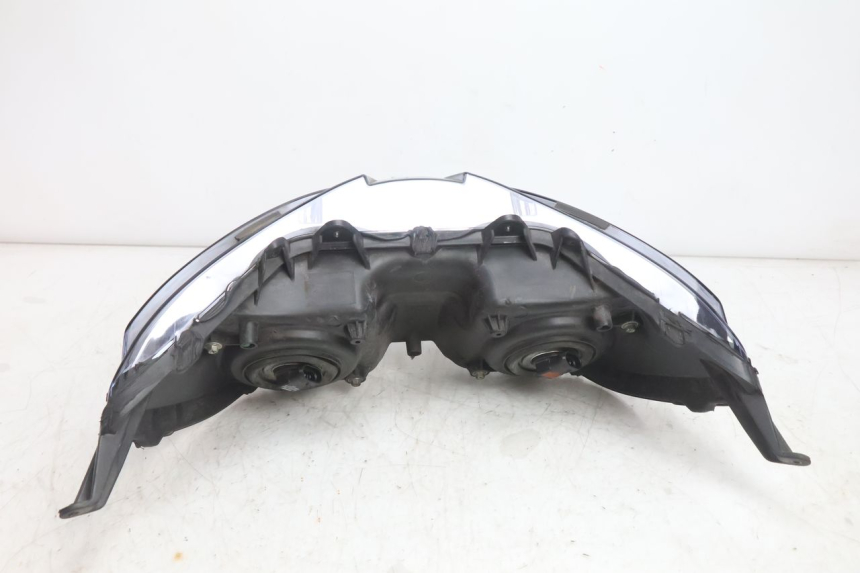 photo de HEADLIGHT APRILIA ATLANTIC S 125 (2010 - 2013) - Technical close-up