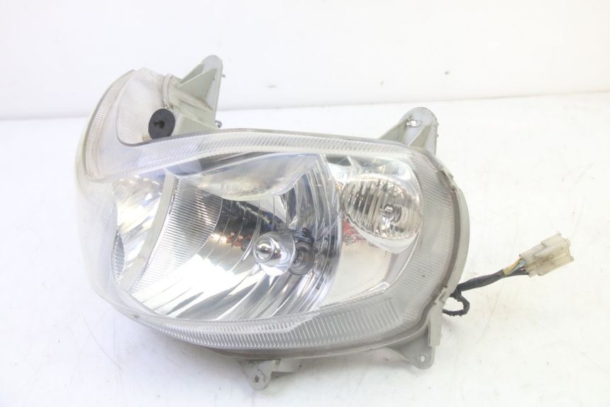 photo de FRONT HEADLIGHT SUZUKI BURGMAN 125 (2007 - 2014) - Alternative perspective