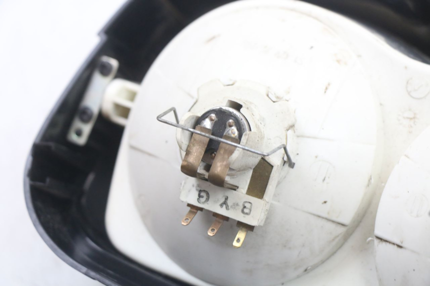 photo de FRONT HEADLIGHT YAMAHA BW'S 50 (2004 - 2017) - Fixing points details