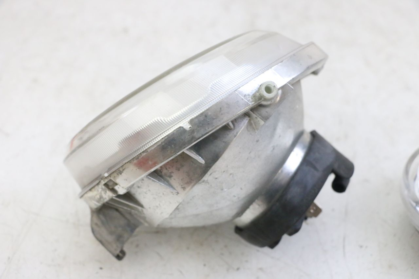 photo de FRONT HEADLIGHT YAMAHA BW'S BWS 125 (2010 - 2013) - Technical close-up
