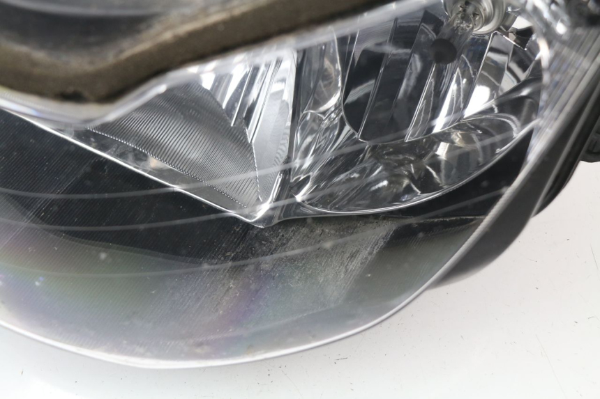 photo de HEADLIGHT HONDA CBR 929 RR FIREBLADE 900 (2000 - 2001) - Zoom on usage condition