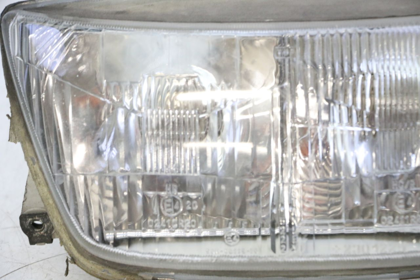 photo de HEADLIGHT HONDA CBR F SC25 1000 (1989 - 1992) - High-resolution close-up