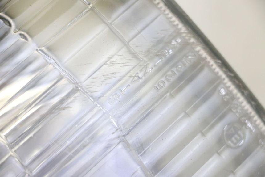 photo de HEADLIGHT HONDA CBR F SC25 1000 (1989 - 1992) - Zoom on usage condition