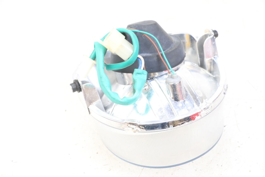 photo de FRONT HEADLIGHT SYM CROX 4T 50 (2016 - 2023) - Zoom on usage condition