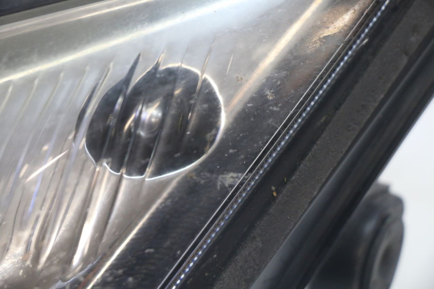 photo de HEADLIGHT SUZUKI DL V STROM 1000 (2002 - 2007) - Fixing points details