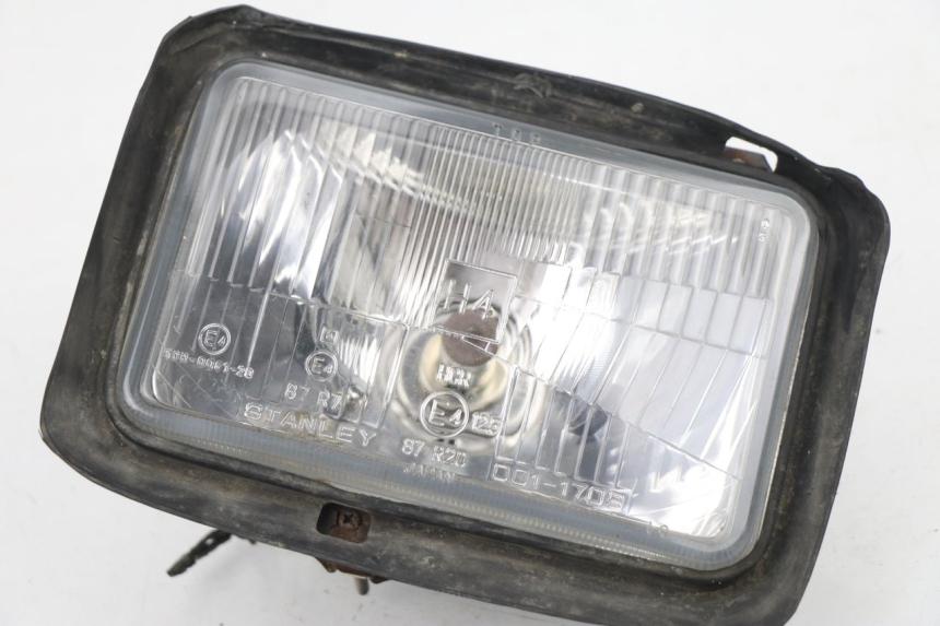 photo de HEADLIGHT SUZUKI DR DJEBEL 600 (1985 - 1990) - Surface and material condition