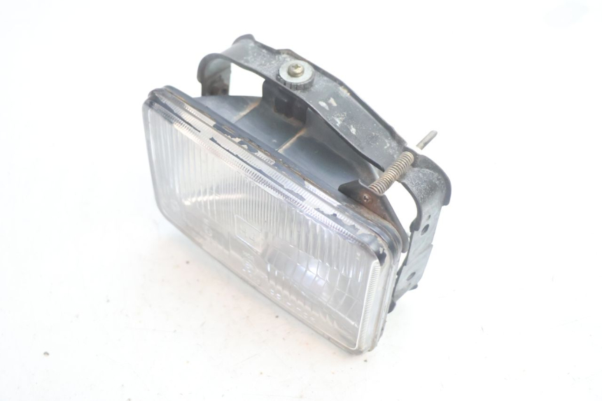 photo de HEADLIGHT SUZUKI DR S 600 (1985 - 1989) - Zoom on usage condition