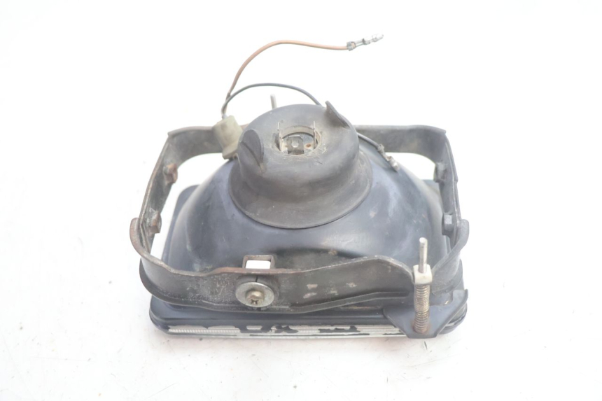 photo de HEADLIGHT SUZUKI DR S 600 (1985 - 1989) - Fixing points details