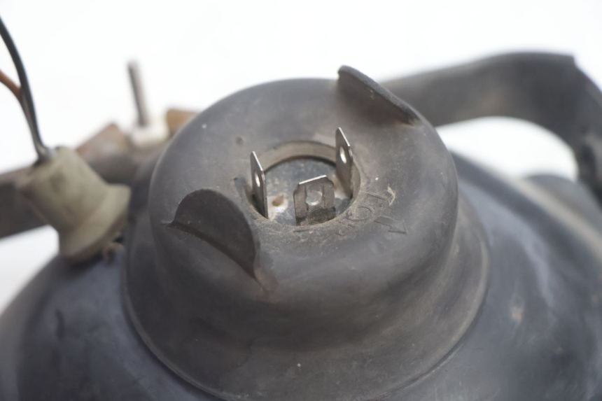 photo de HEADLIGHT SUZUKI DR S 600 (1985 - 1989) - Surface and material condition