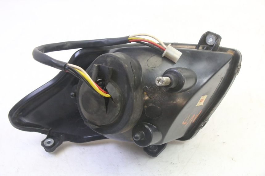 photo de RIGHT HEADLIGHT ADIVA AD3 300 (2014 - 2020) - Surface and material condition