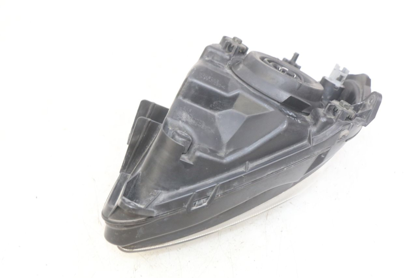 photo de RIGHT FRONT HEADLIGHT SUZUKI BURGMAN 650 (2002 - 2004) - Zoom on usage condition