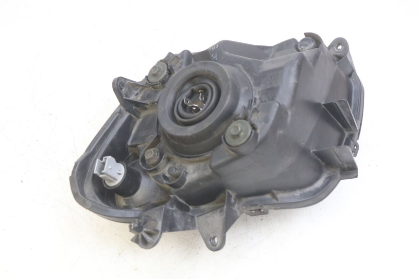 photo de RIGHT FRONT HEADLIGHT SUZUKI BURGMAN 650 (2002 - 2004) - Technical close-up