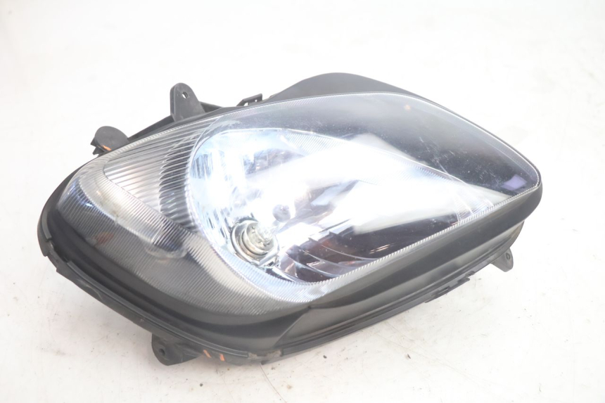 photo de RIGHT HEADLIGHT SUZUKI BURGMAN EXECUTIVE ABS 650 (2006 - 2012) - Technical close-up