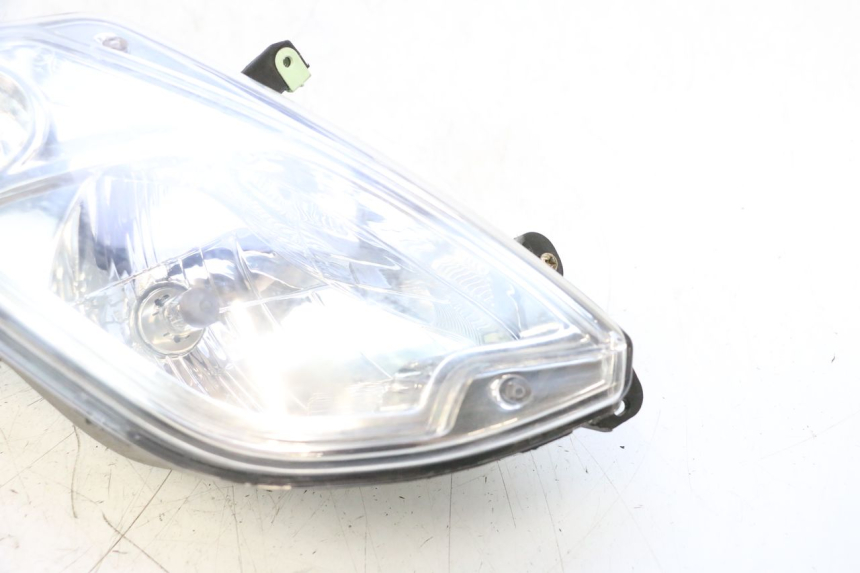 photo de RIGHT HEADLIGHT PEUGEOT CITYSTAR 2T 50 (2018 - 2021) - Zoom on usage condition