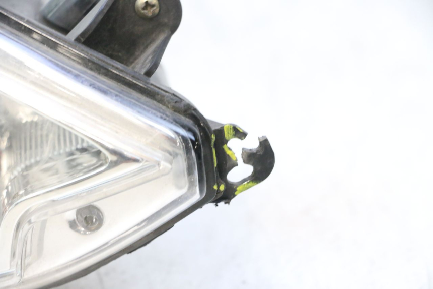 photo de RIGHT HEADLIGHT PEUGEOT CITYSTAR 2T 50 (2018 - 2021) - Alternative perspective