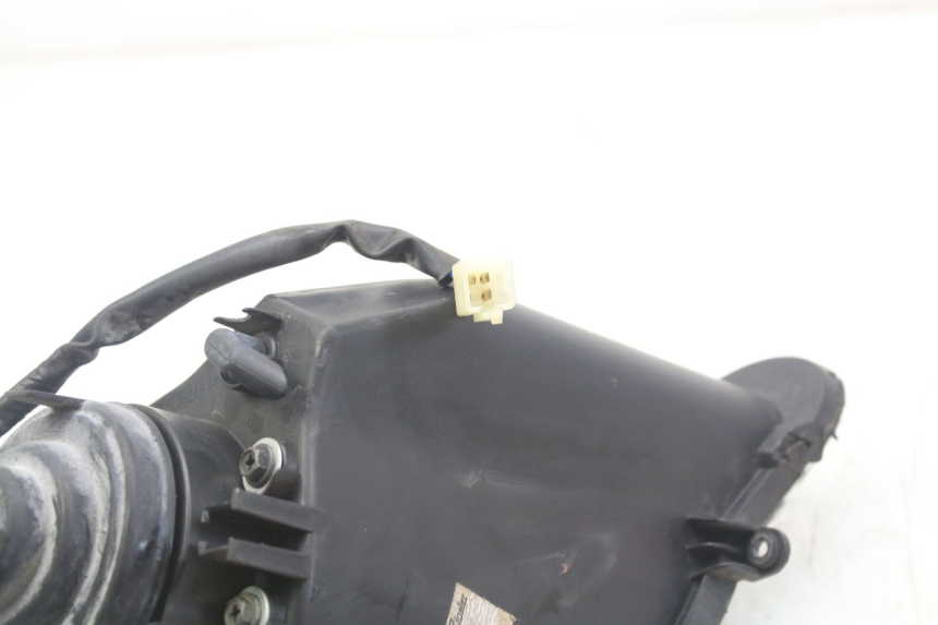 photo de RIGHT HEADLIGHT PEUGEOT GEOPOLIS RS 125 (2007 - 2009) - Alternative perspective