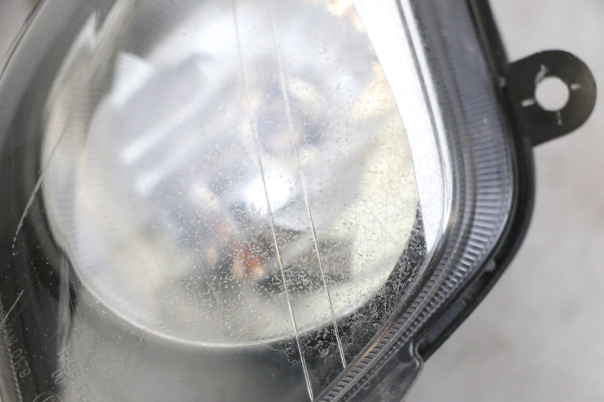 photo de RIGHT HEADLIGHT SYM GTS EVO 125 (2009 - 2013) - Additional view of the item