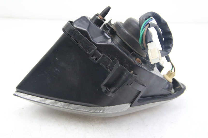 photo de RIGHT FRONT HEADLIGHT SELECT UP OCTALIS 125 (2007 - 2012) - Zoom on usage condition